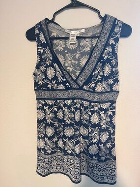 Max Studio Navy and White V-Neck Floral Tank